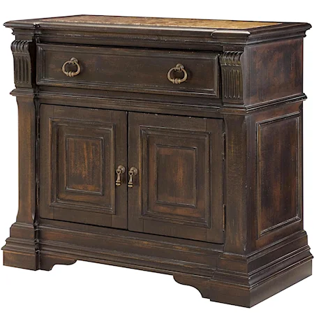 Bachelor Chest with 1 Drawer and 2 Doors